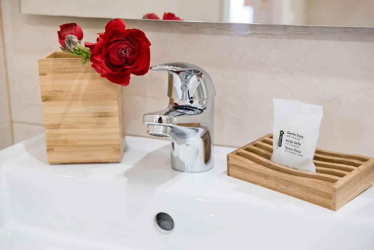 Domus Giulia Bed & Breakfast Rome